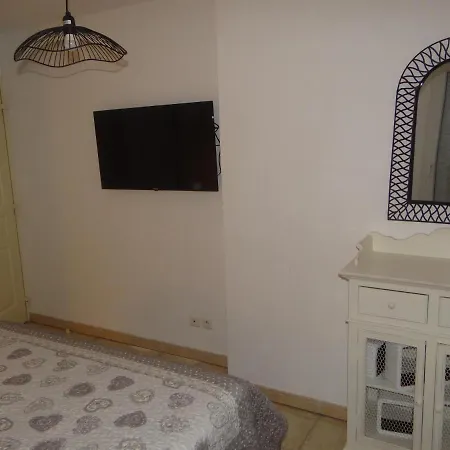Matignon Apartment *